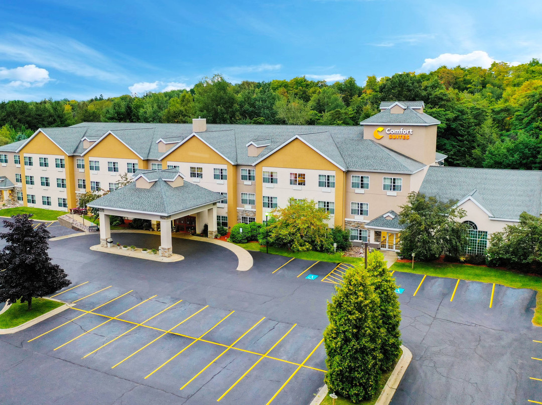 Comfort Suites Marquette主图