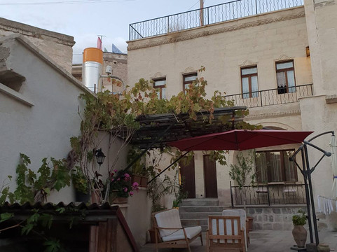 卡拉杜特洞穴酒店主图