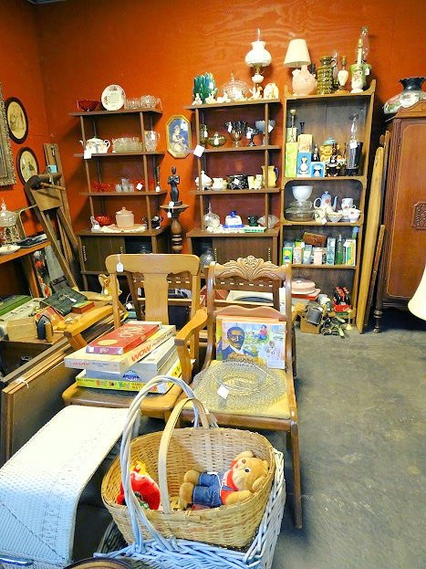 Out Of The Past Antiques-克拉克斯维尔必去景点