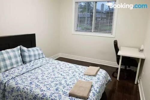 Private Rooms 5 min Finch West Subway - York University