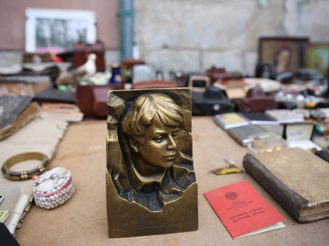 Rare Books Flea Market-利沃夫必去景点