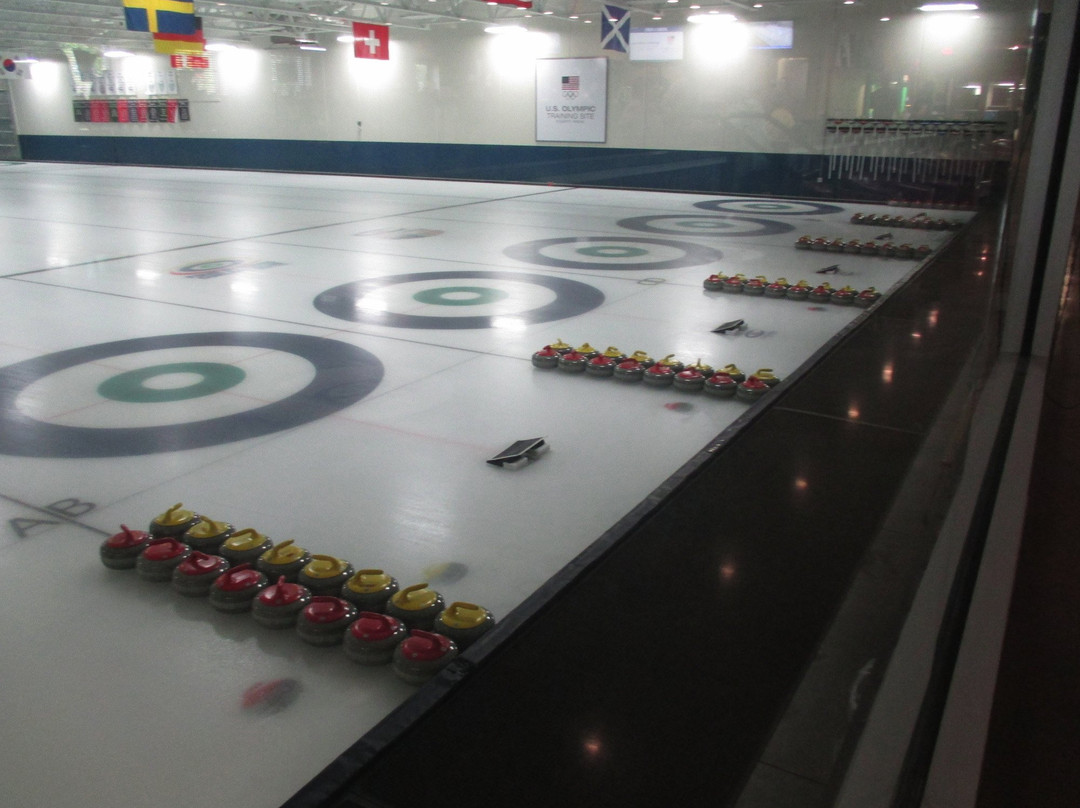 Four Seasons Curling景点图片
