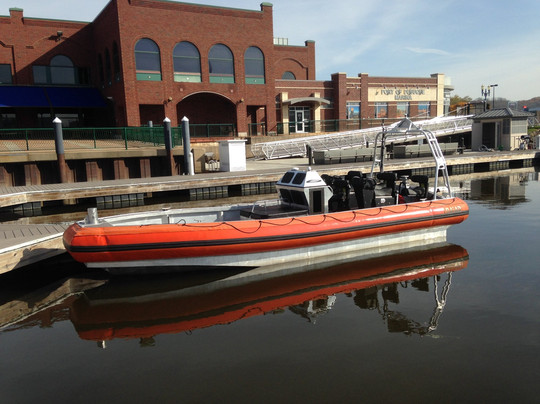 SWAT River Tours-迪比克必去景点
