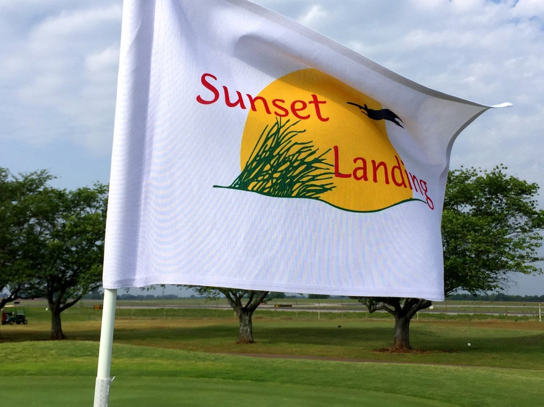 Sunset Landing Golf Course景点图片