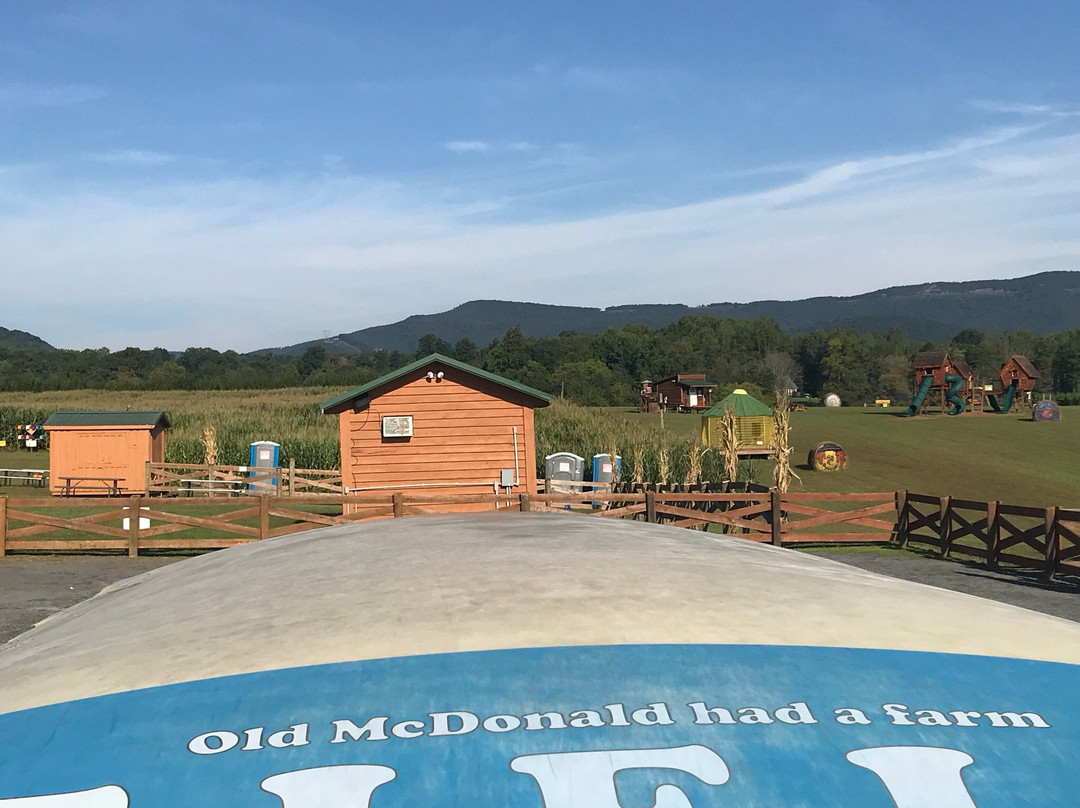 Troutville旅游景点-Layman Family Farms