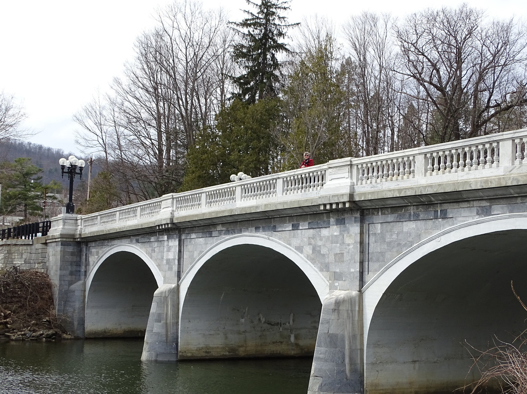 Pittsford旅游景点-Marble Bridge