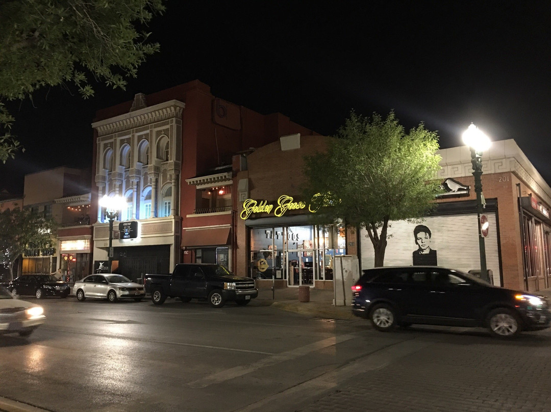 Colonia Juarez旅游景点-Bowie Feathers