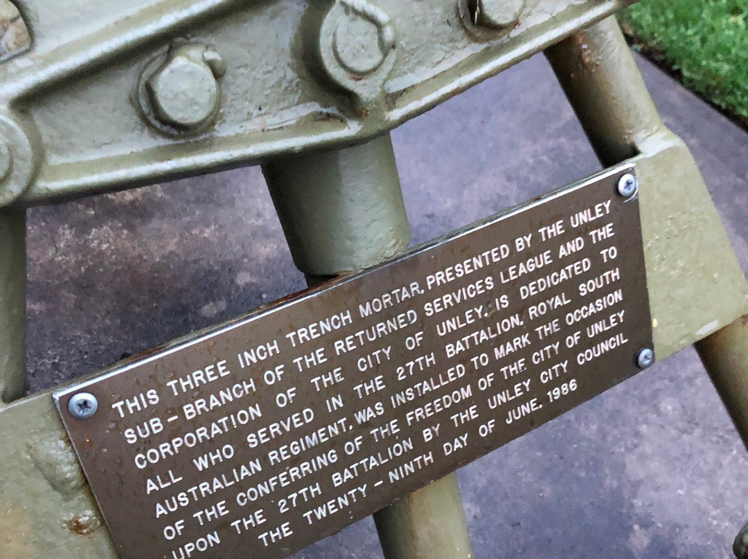 Soldiers' Memorial Gardens景点图片
