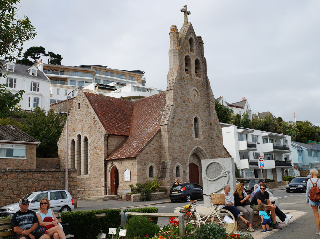 Sacred Heart Church-圣布雷拉德必去景点