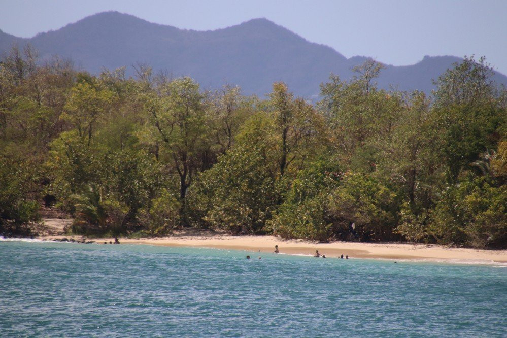 Anse Mabouya-圣吕斯必去景点