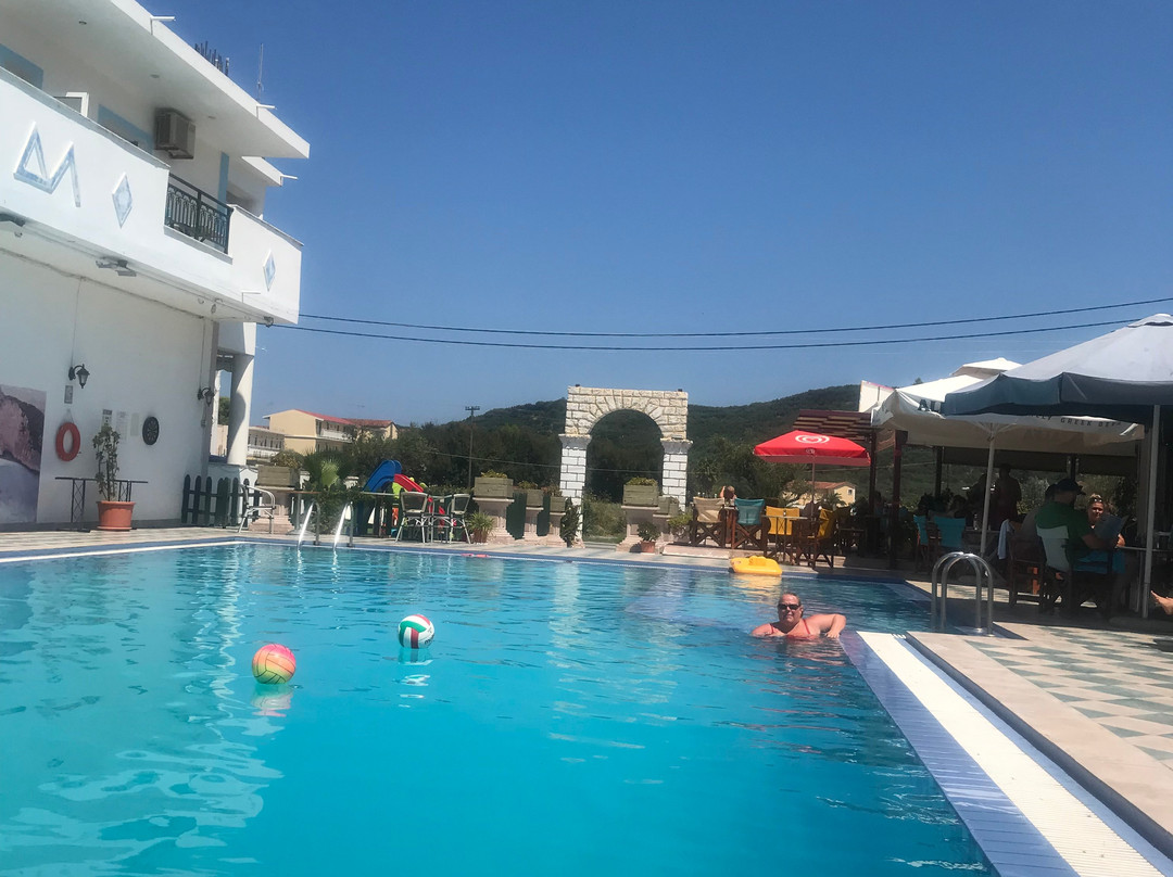 Bliss swimming pool and bar-Alykanas必去景点