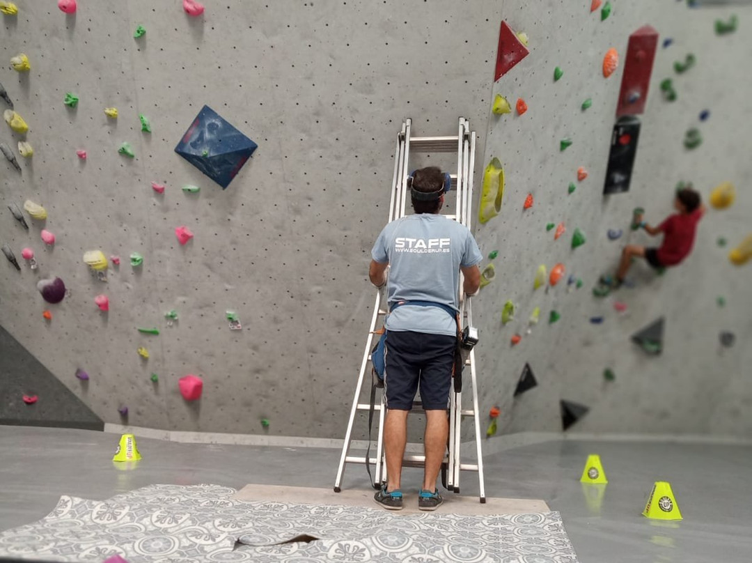 Boulder UP climbing café景点图片