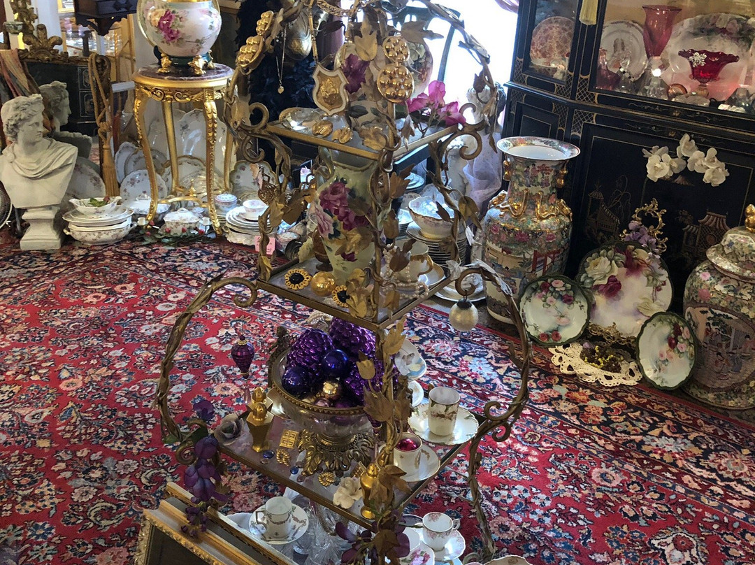 Wisteria Antiques景点图片