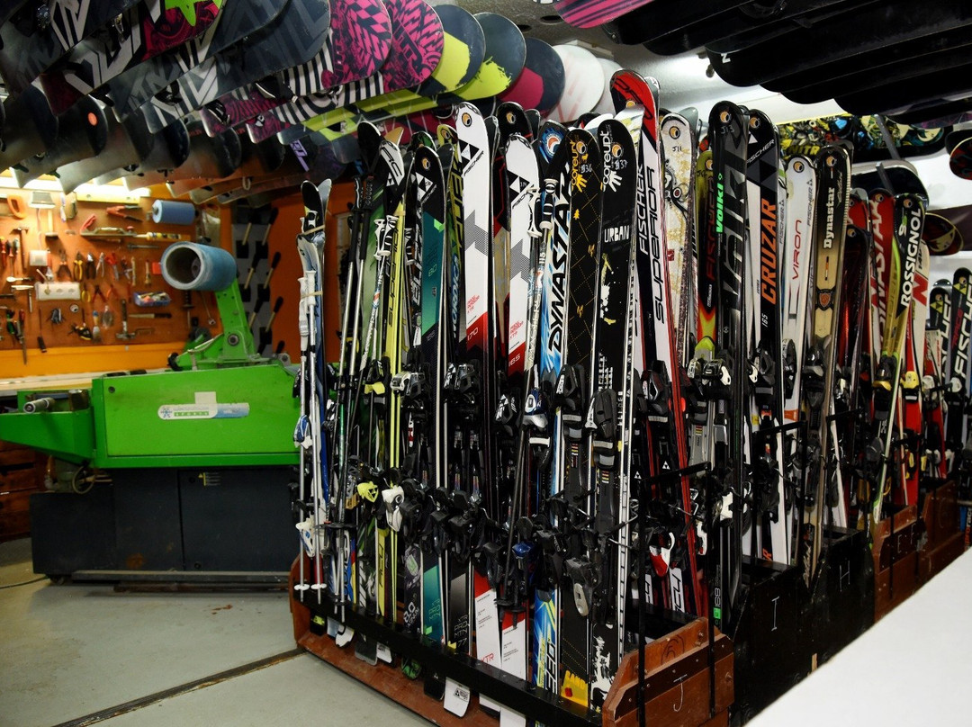 Escuela y Rental Blanca Nieve Sierra Nevada Esqui & Snowboard ​景点图片