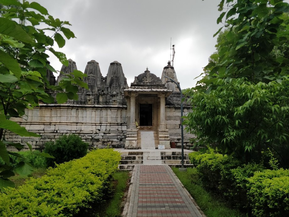 Kumbhariya Jain Temples景点图片