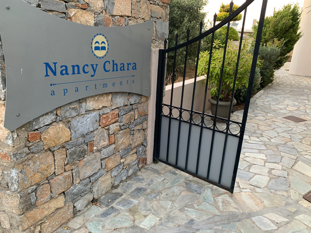 Nancy Chara Apartments主图