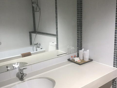 便捷素万那普格兰德普拉斯酒店主图