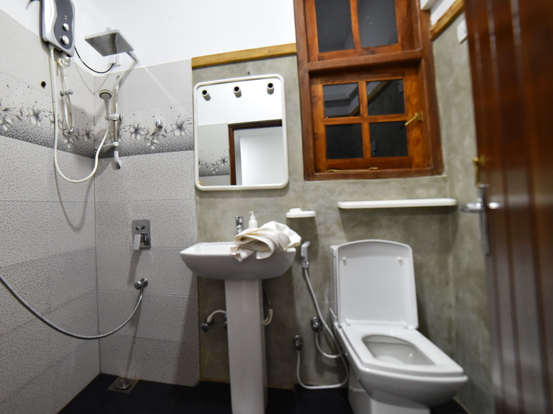 Heaven Upon Rice Fields主图