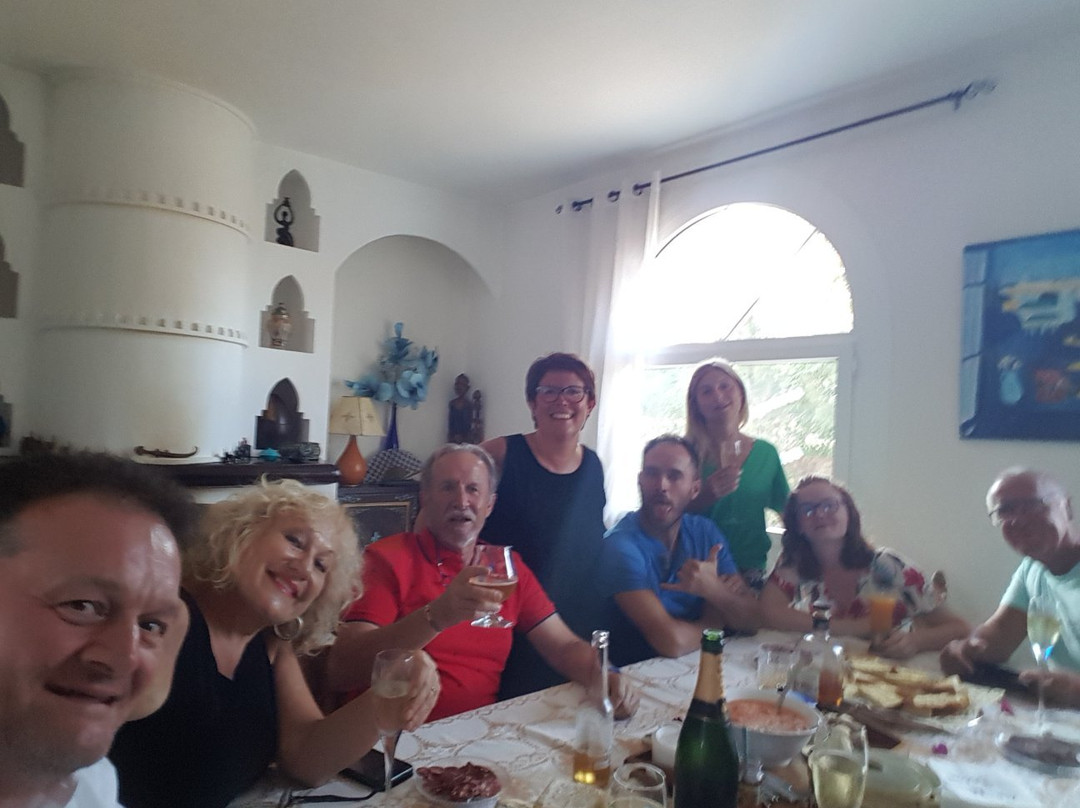 大巴别墅酒店主图