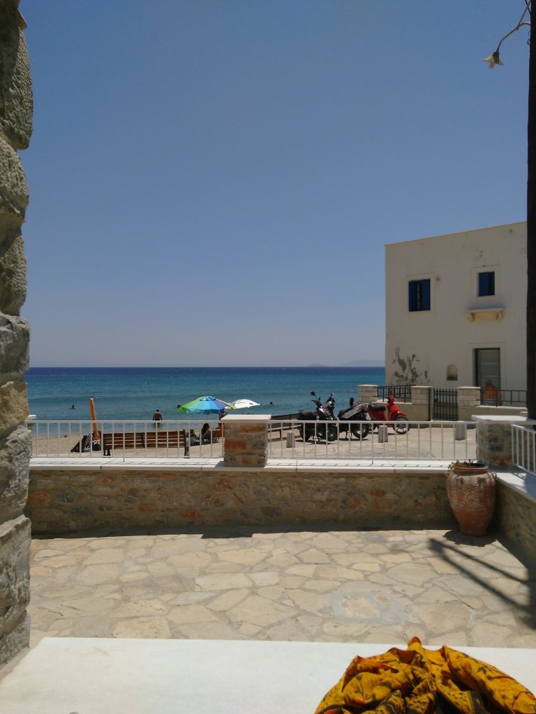 Moutsouna Beach-官方