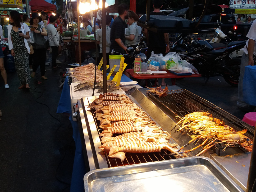 Chiang Mai Gate Night Market景点图片