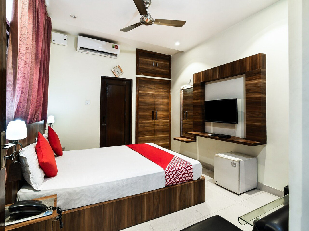 OYO 33380 Hotel P And P International