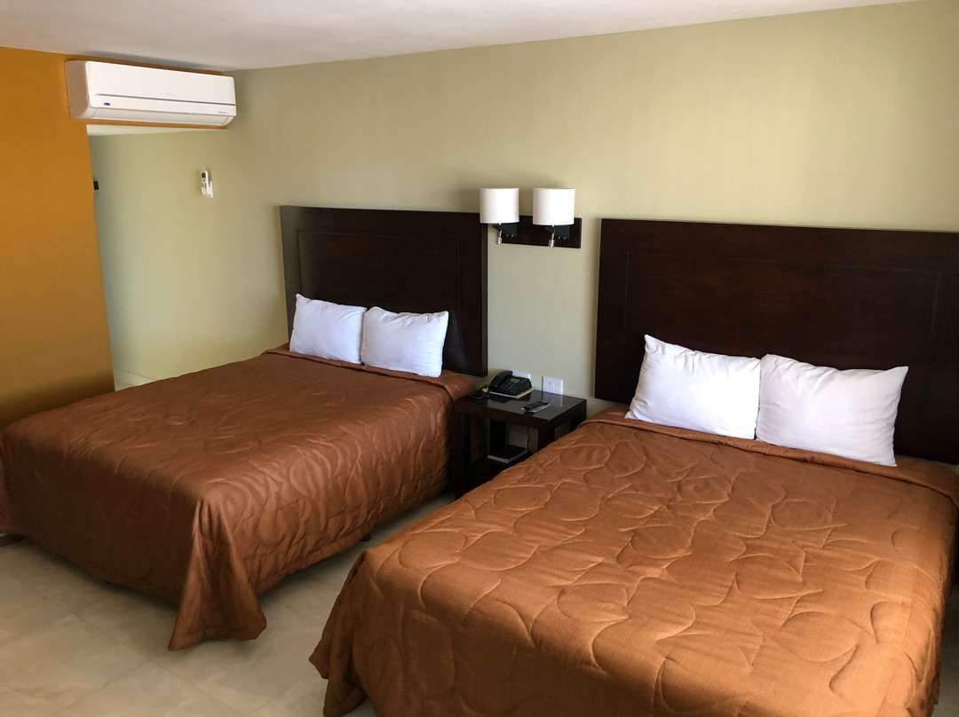 El Camino Hotel & Suites主图