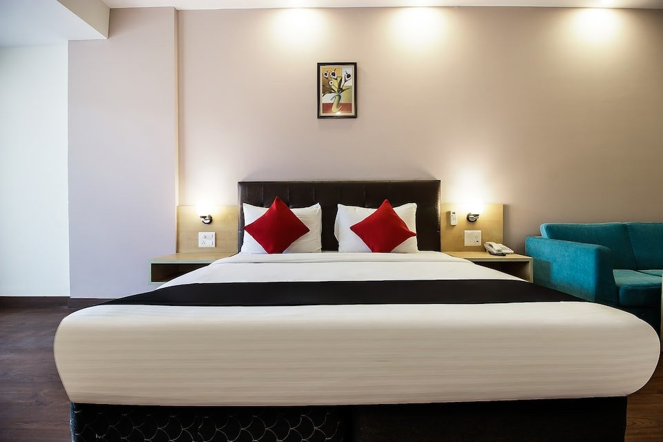 Capital O 13727 Hotel Aarogyam Suites主图