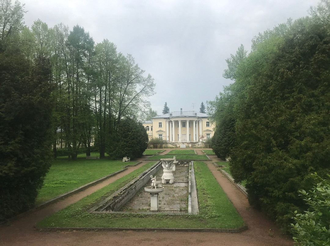 Vvedenskoye Estate景点图片