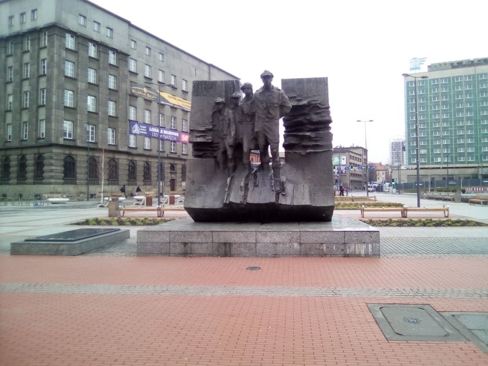 Monument to the Scouts of September-卡托维兹必去景点