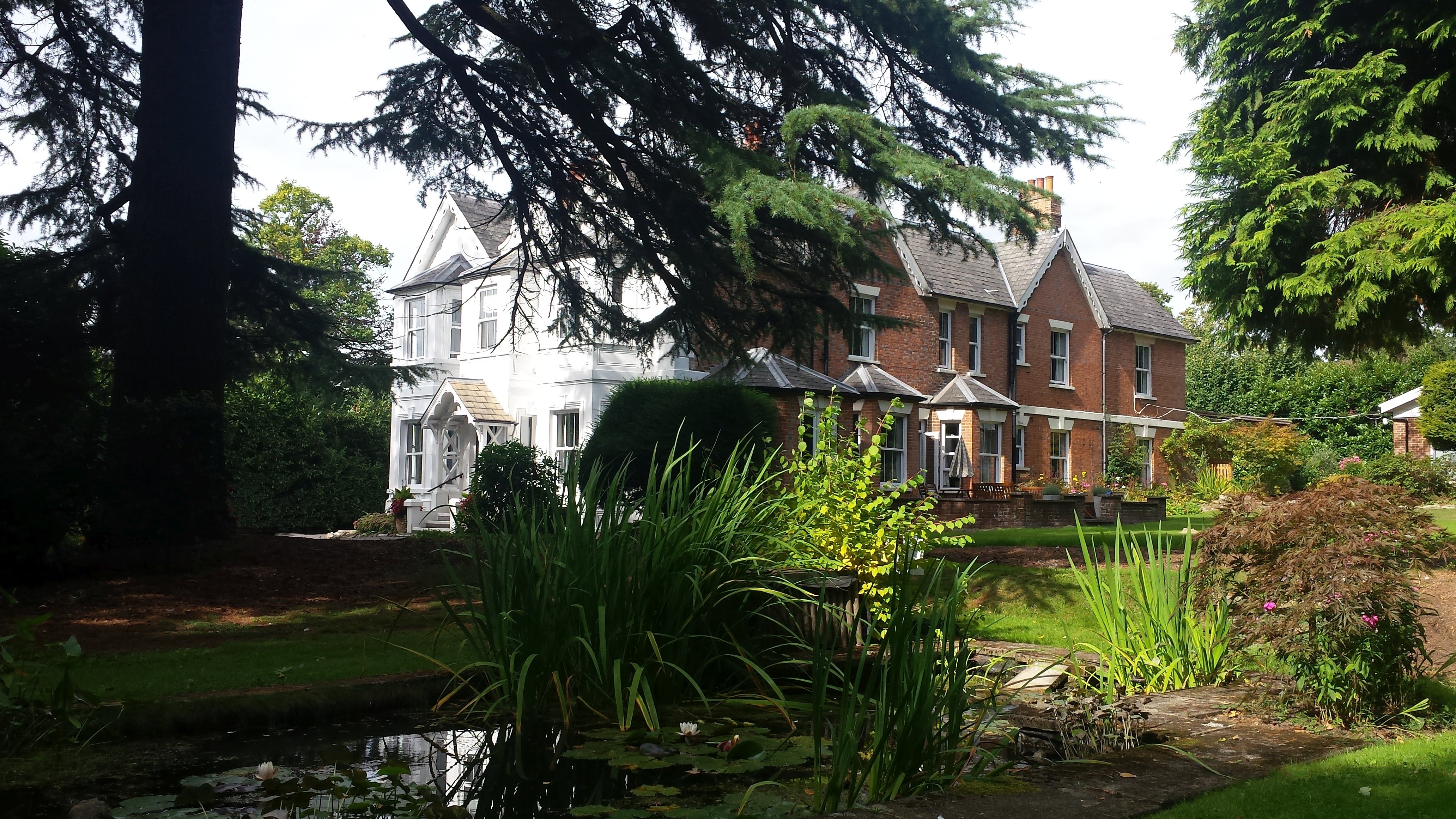 Claridge House-官方