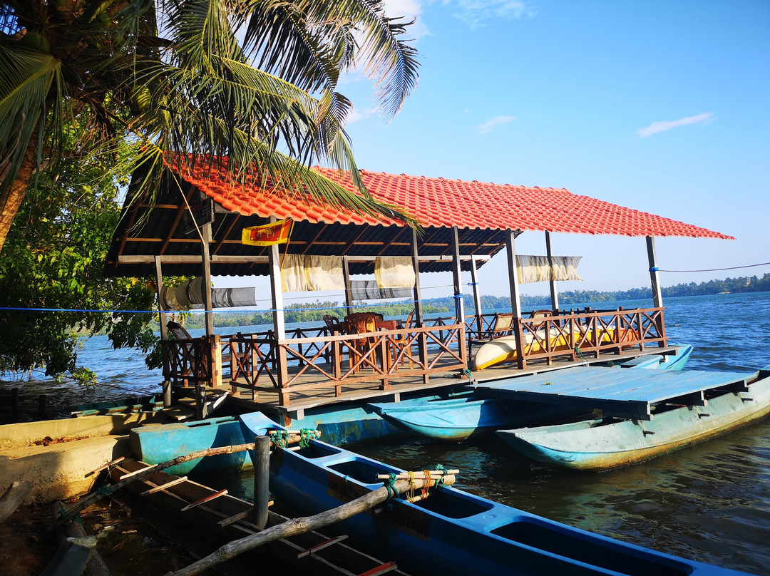 Telikada餐馆和美食-The Boat Restaurant by Hikkaduwa Lagoon Safari