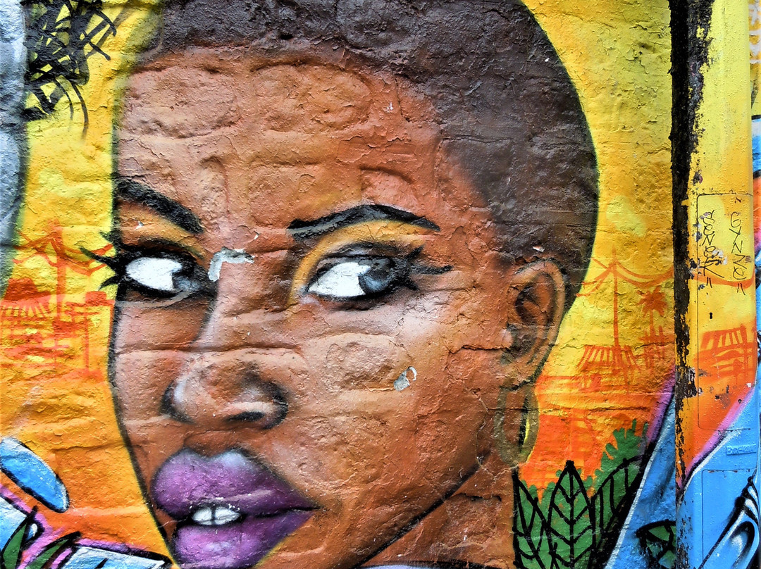 Fresque "Le couple"-巴黎必去景点