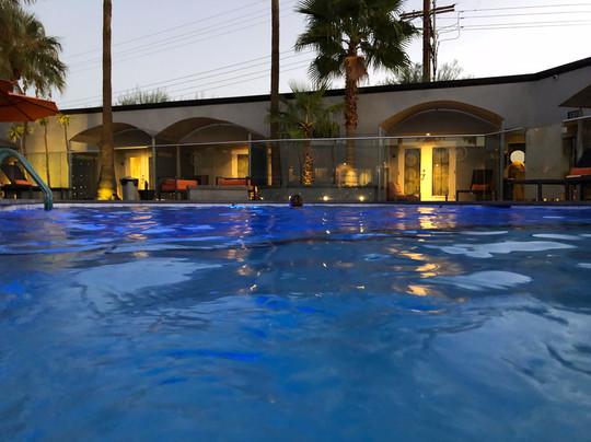 棕榈泉酒店主图