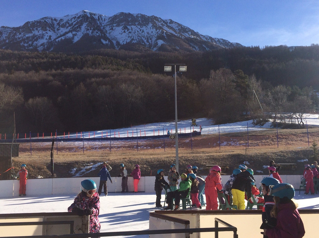 Patinoire Montclar景点图片