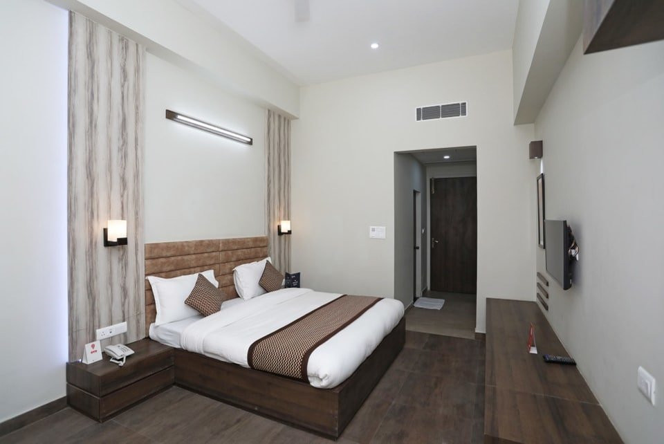 Rudraksh Hotel主图