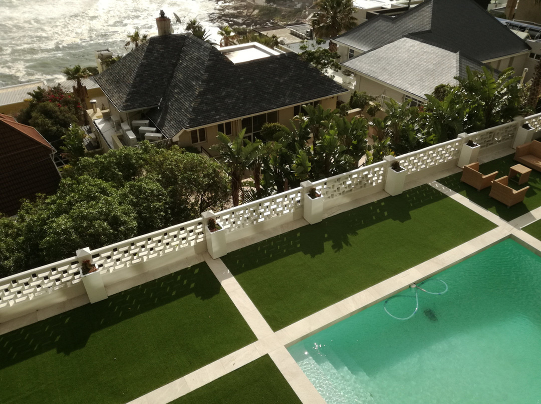 The Clarendon Bantry Bay主图