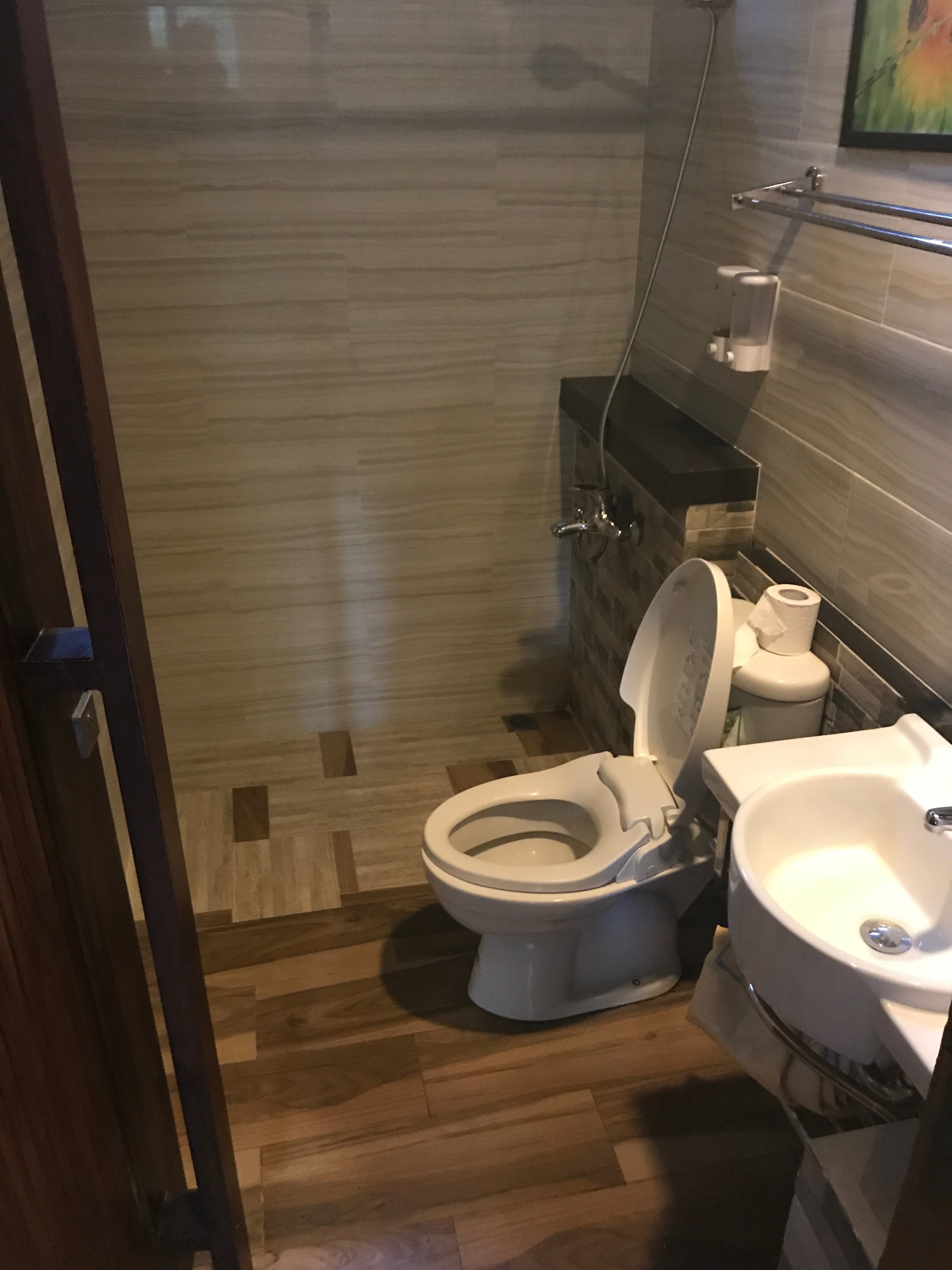 Lawaka Hotel-浴室