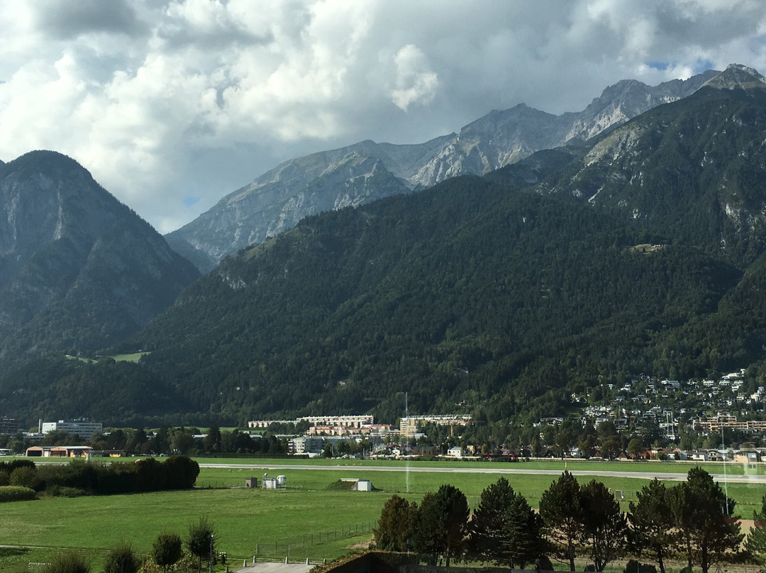 西奔兹酒店主图