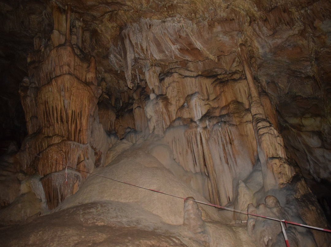 Vartop Cave景点图片