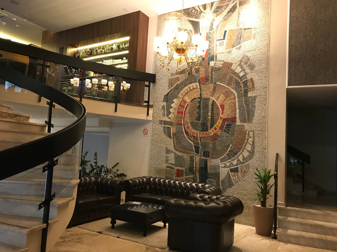 Royal Inn Hotel主图