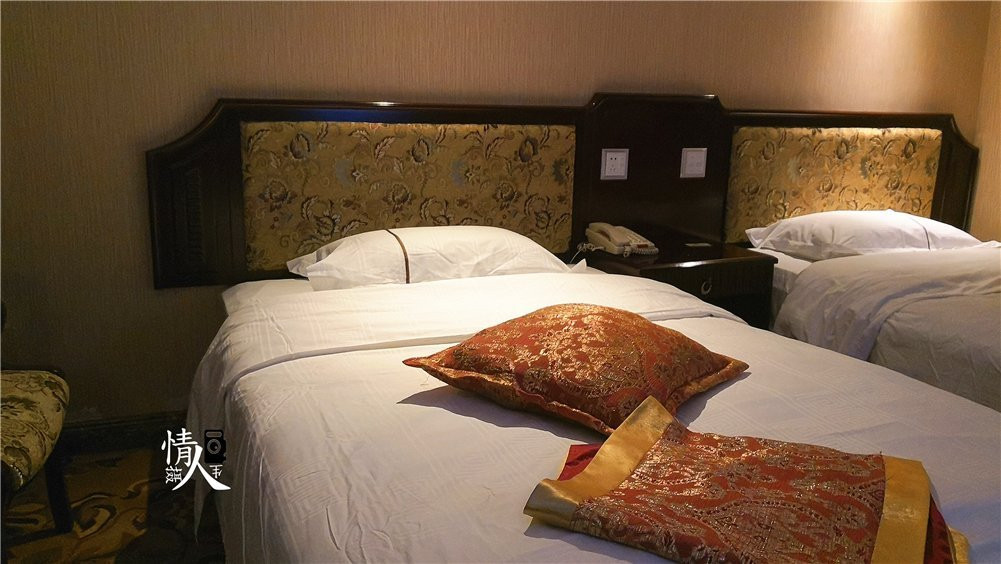 布尔津友谊峰大酒店(迎星楼）主图