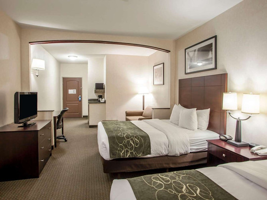 埃尔金康福特套房酒店主图