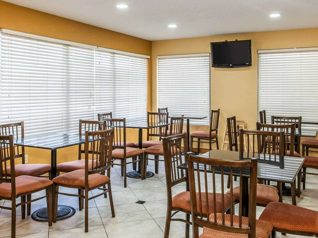 Quality Inn & Suites Shelbyville I-74主图