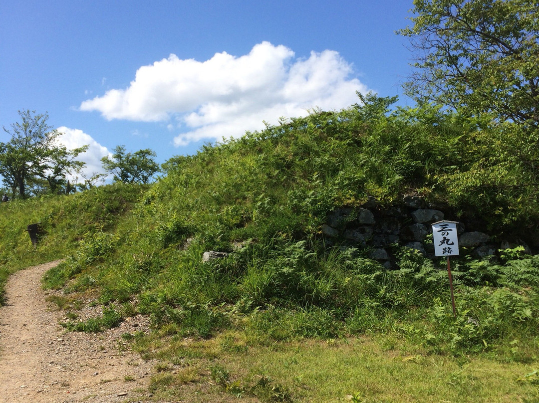 Kuroi Castle Ruins景点图片