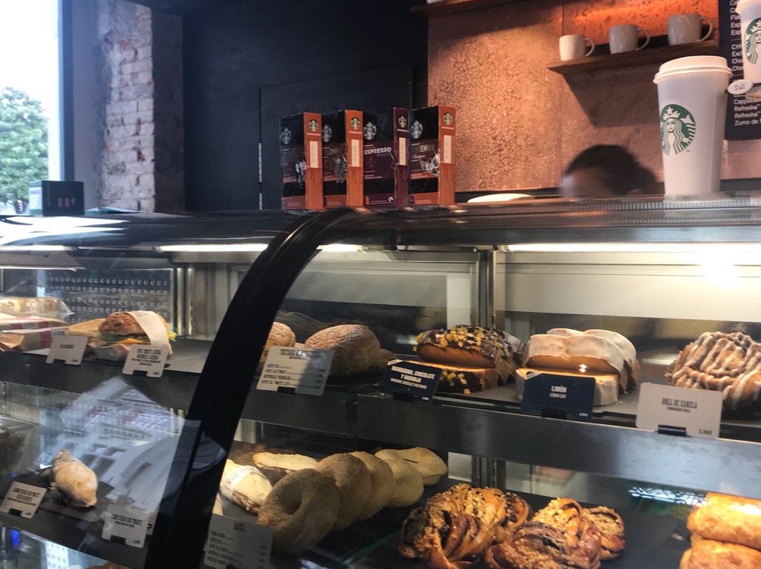 Starbucks Plaza Escandalera