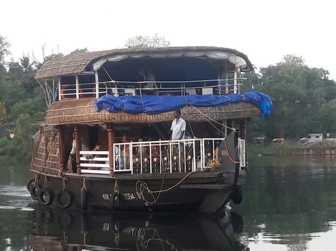 Saha Yathri Tours景点图片