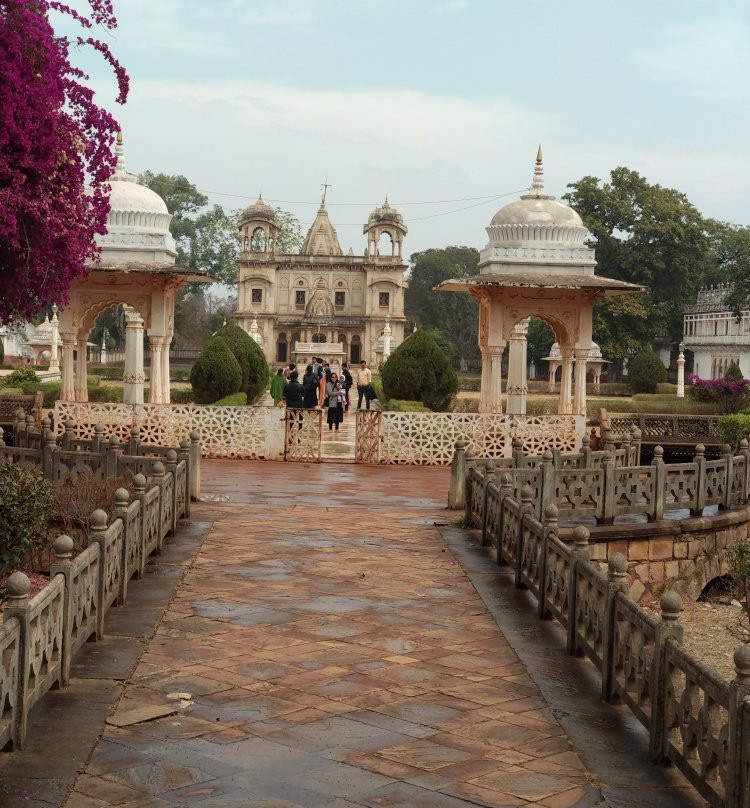 Chhatris of Scindia Dynasty景点图片