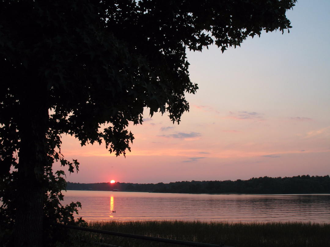 Crockett Lakefront RV Resort & Marina
