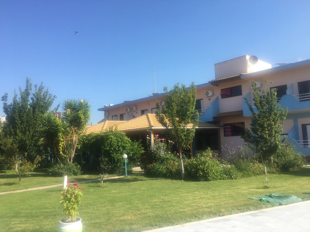 Golden Beach Seaside Hotel